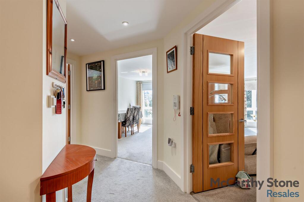 8663468-interior02-800.jpg