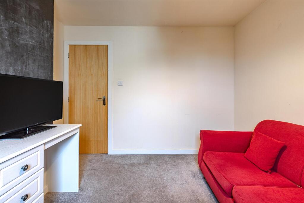 3 William Brown Road St Boswells 24.JPG