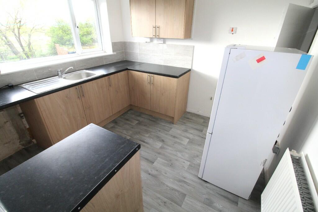 FITTED KITCHEN