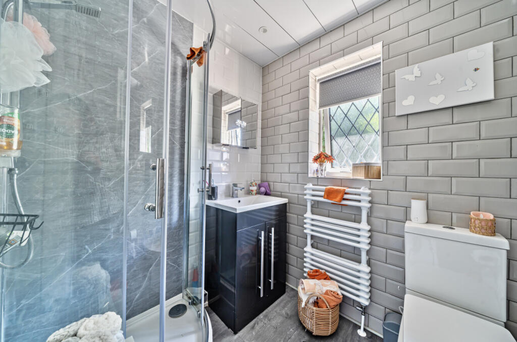 10-6822121608ce1-...