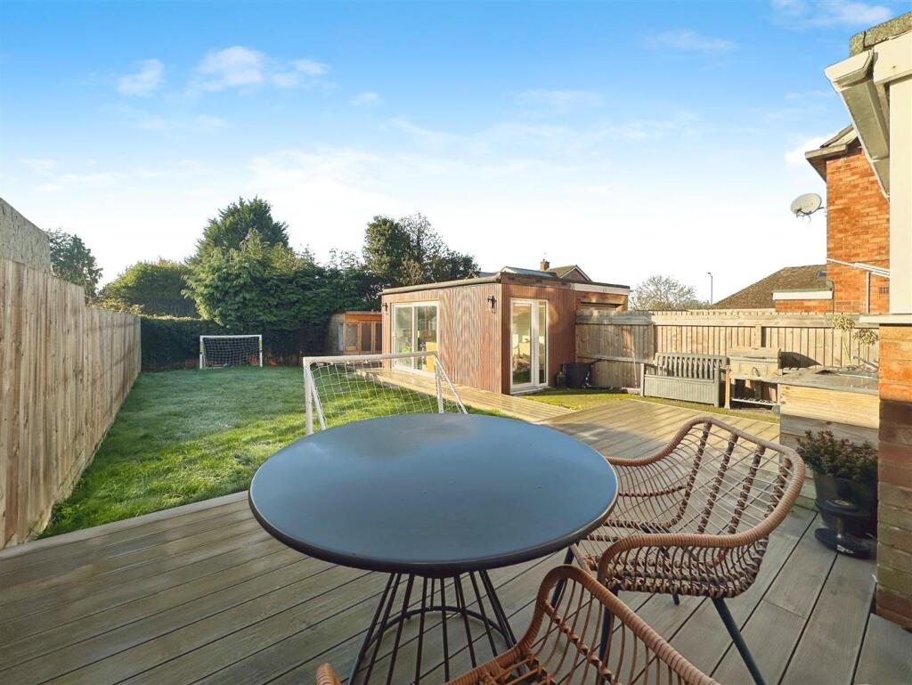 27bb8a01--4DDC-B23D-14D0BA369D33-69919-00002CFF837