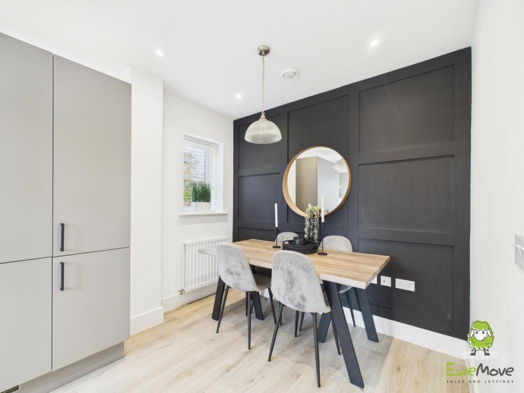 EweMove Estate Agents Basingstoke - Fishbourne Gar