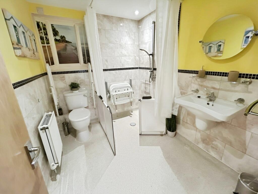 pbox-bathroom-317238.jpg
