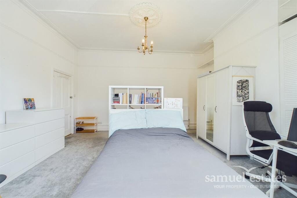 Studio / Reception