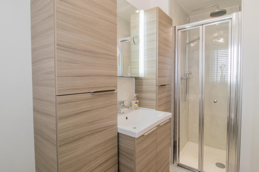 Ensuite