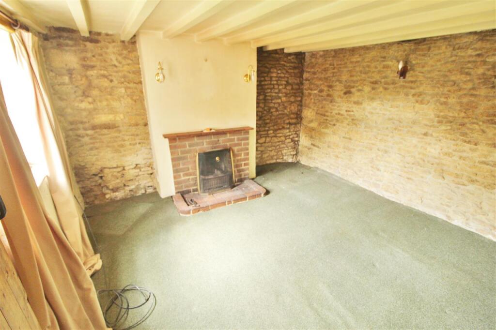 SITTING ROOM -