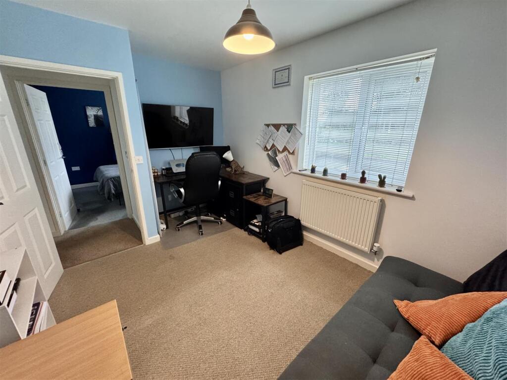 Office/Bedroom 5