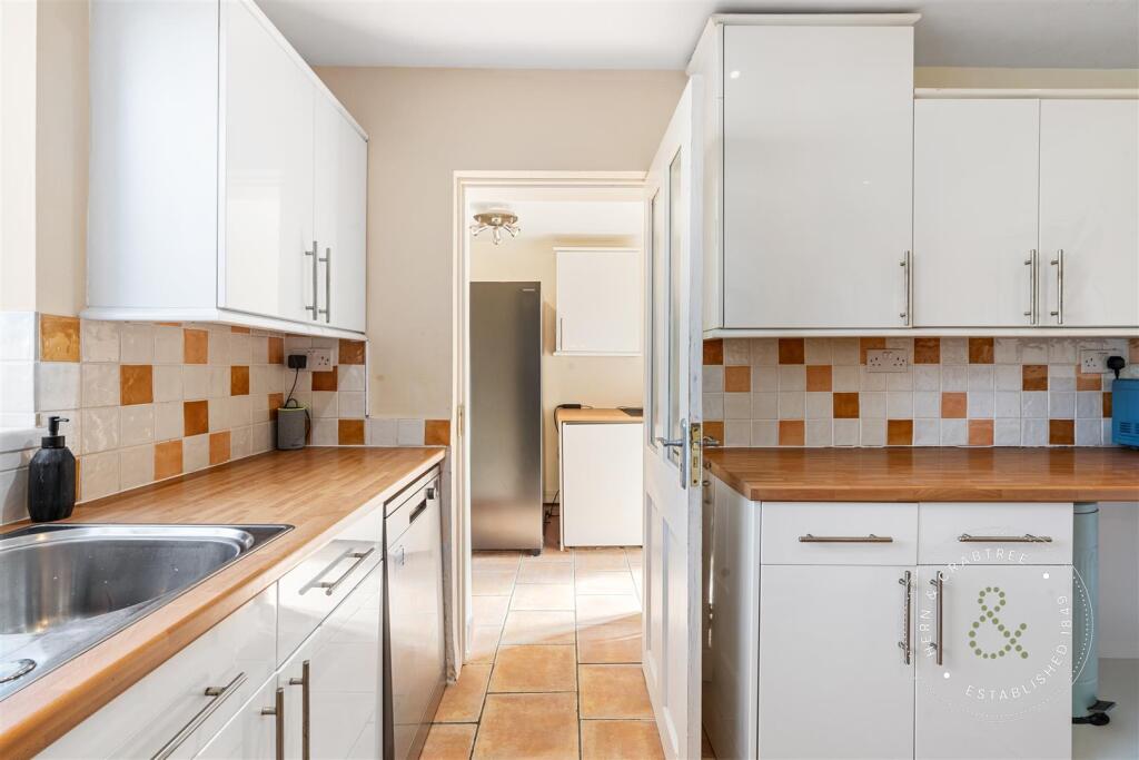 Int Newborough Ave, Hern Crabtree (5).jpg