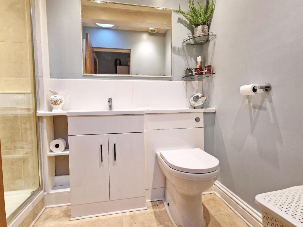Shower Room.jpg