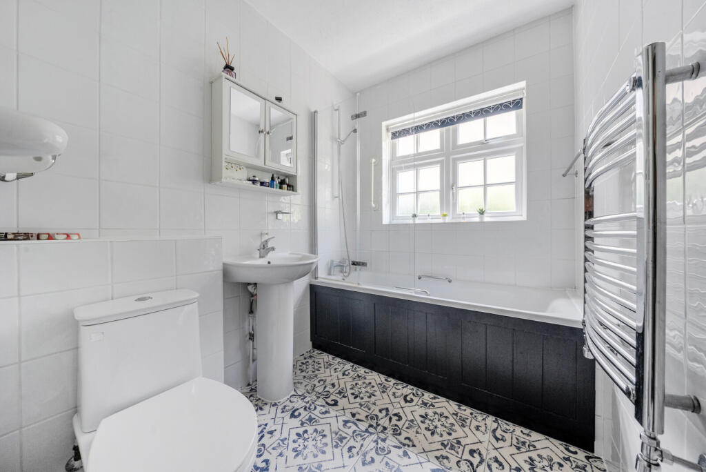 1340094-6-6899daa...