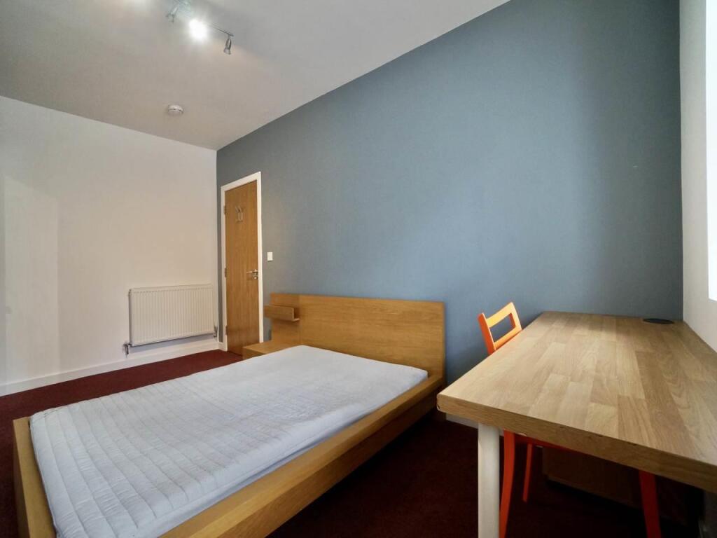 Bed1.2.jpg