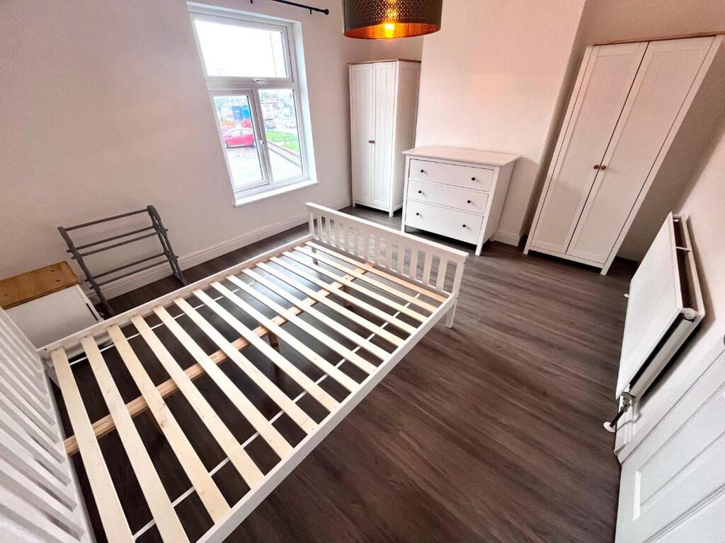 Bedroom 1.jpg