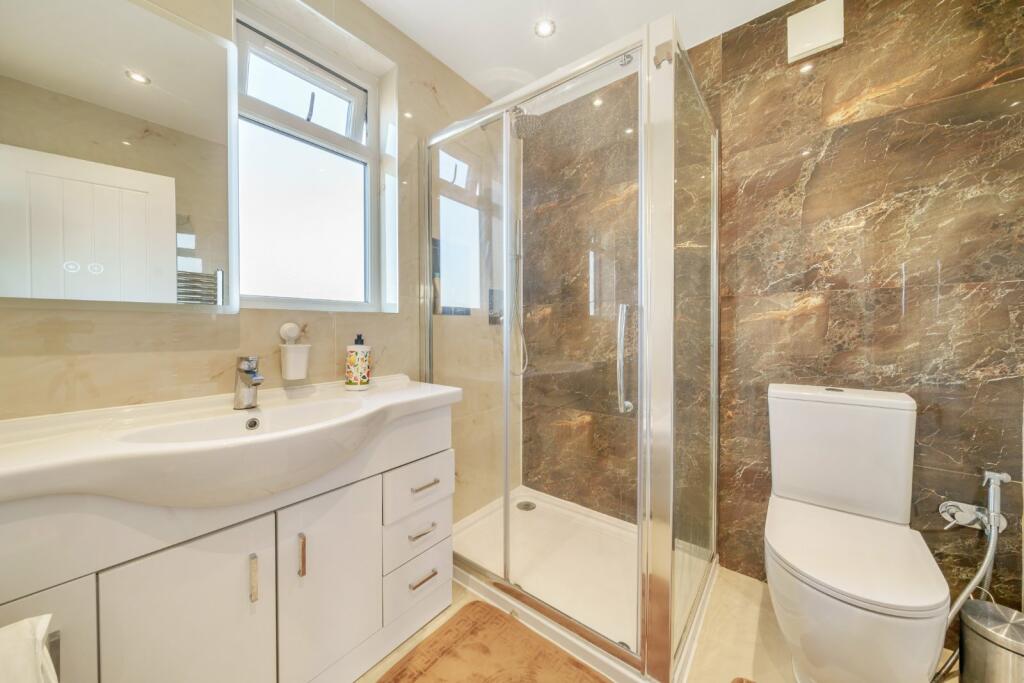 En-Suite Shower