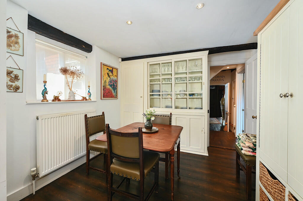 7 mermaid street ...