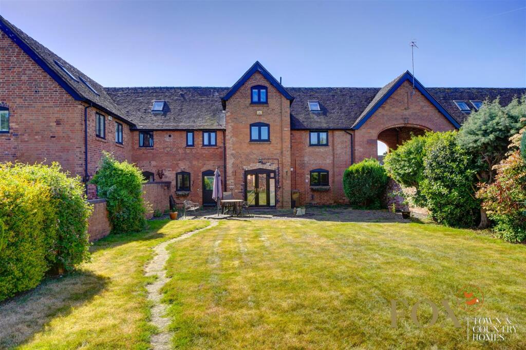 9 Holt Castle Barns (13).jpg