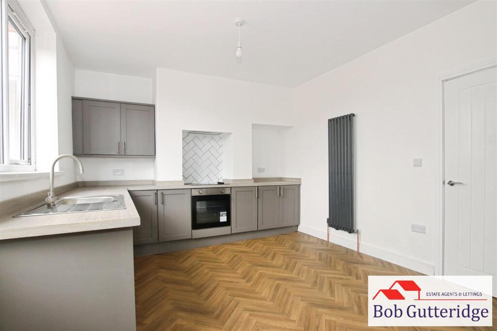 NEW FITTED KITCHEN / DINING ROOM