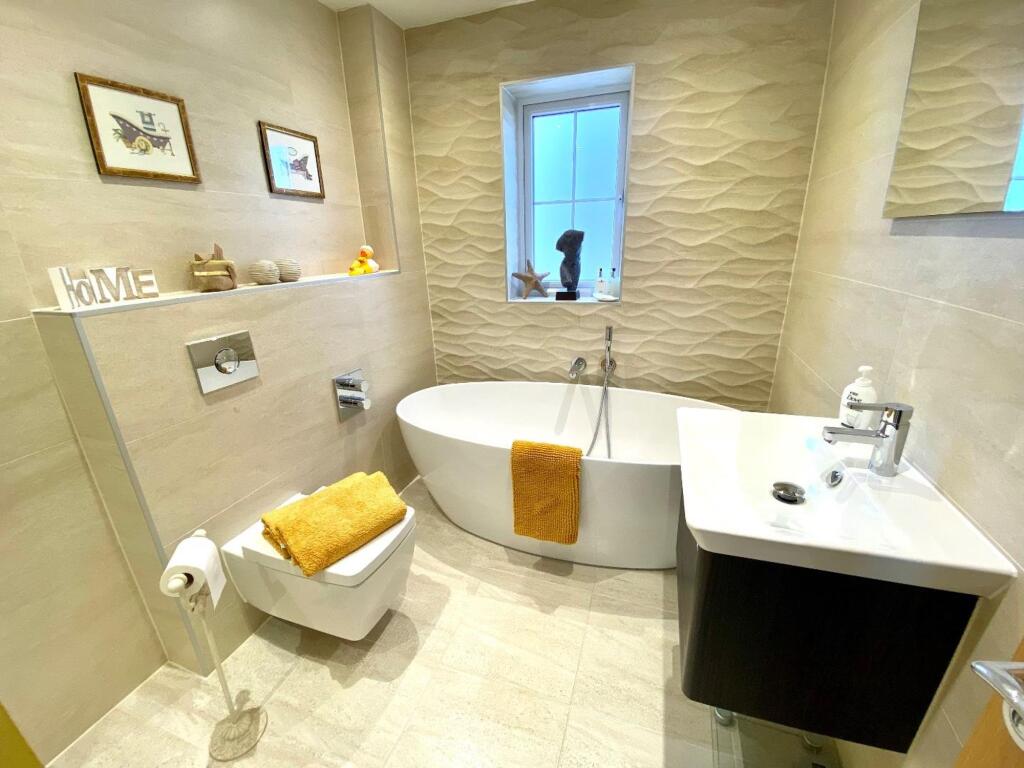 Family Bathroom/Shower Room