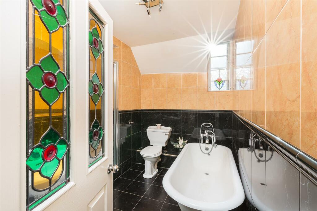 11-Westwood_house-20240918-bathroom-1.jpg