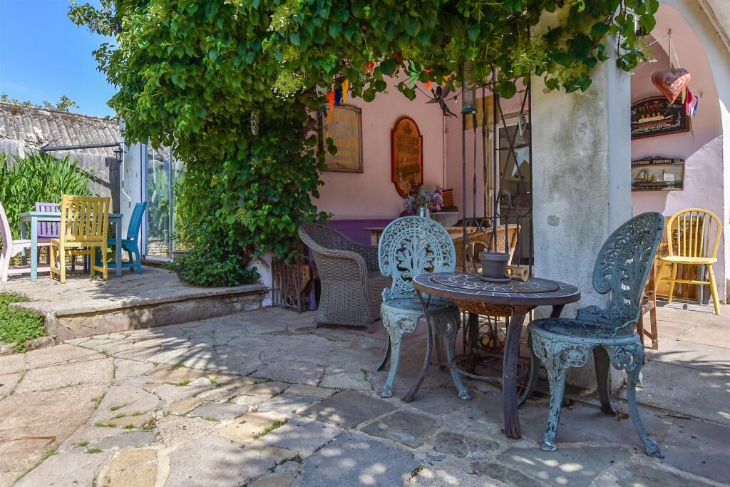 External Lifestyle Photograph