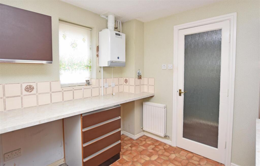 Kitchen V2.JPG