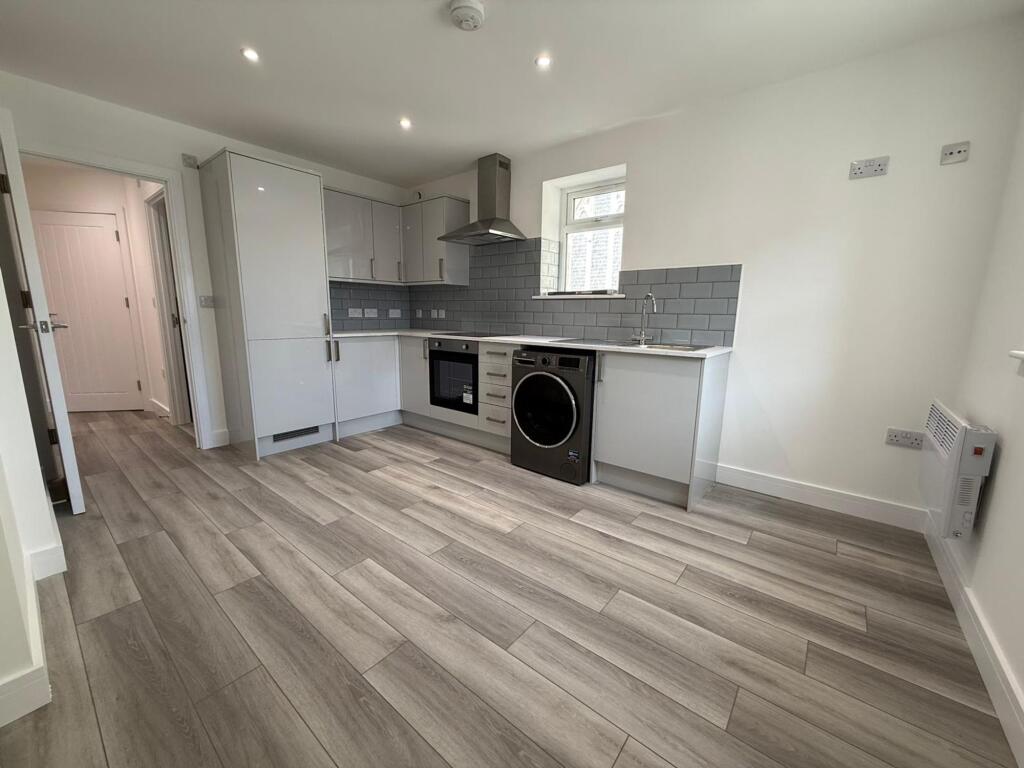 Open Plan Living Room / Kitchen