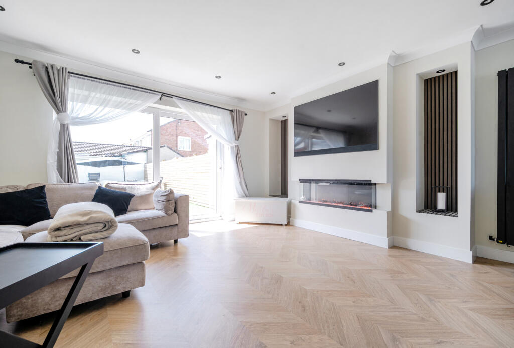 1290858-11-682f16...