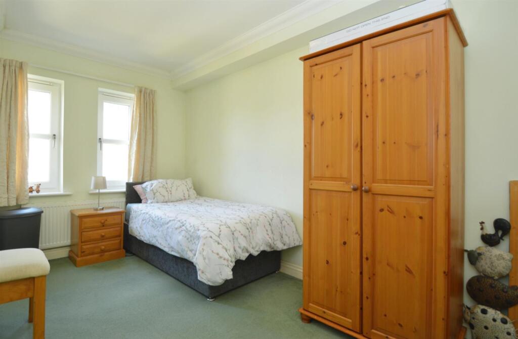 resizedBed1a.jpg