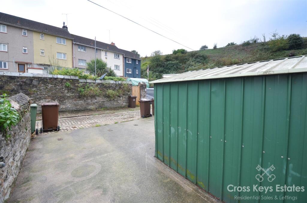 Garden &amp; Parking