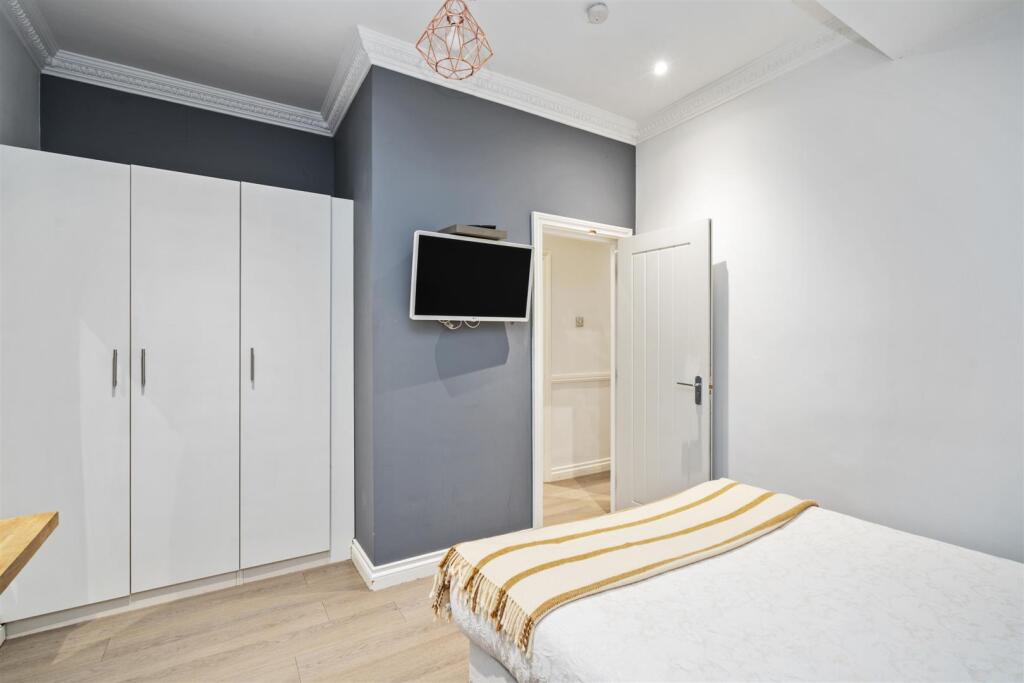7 Catherines Close-8_lo.jpg