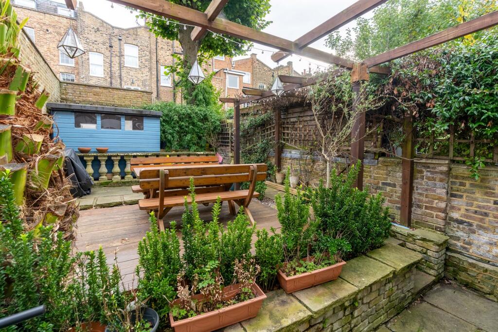 09 To Let 2 Bedroom Flat Garden Offord Road Isling