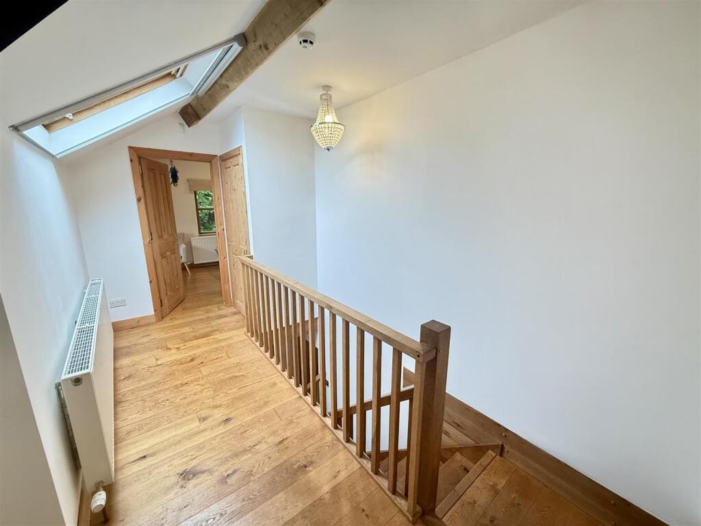 FIRST FLOOR - ACCESS VIA OAK STAIRCASE