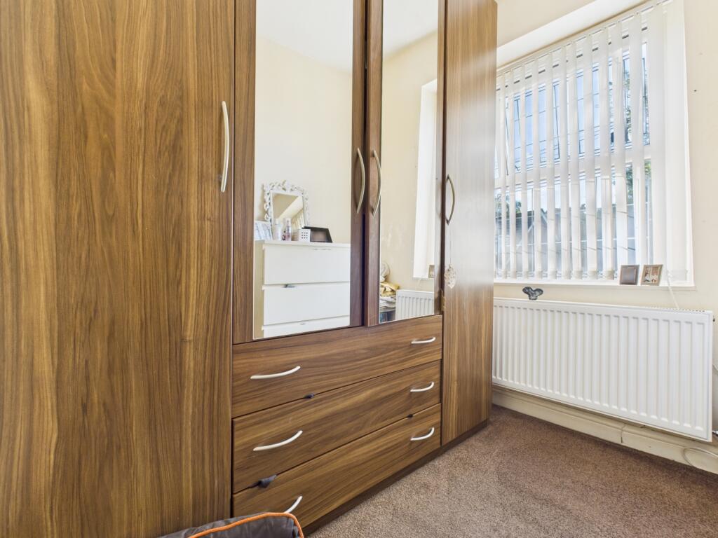 CAM03729G0-PR0137-STILL026