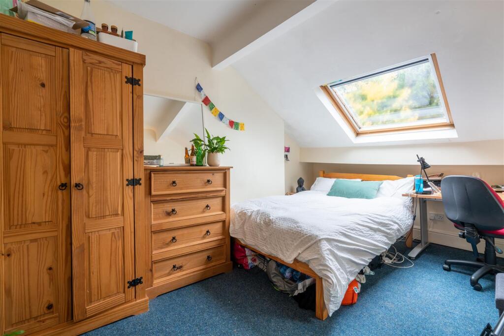 Bedroom 6_.jpg