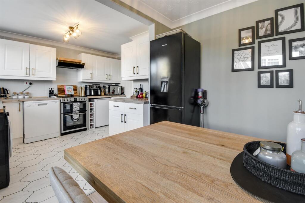 KITCHEN DINING