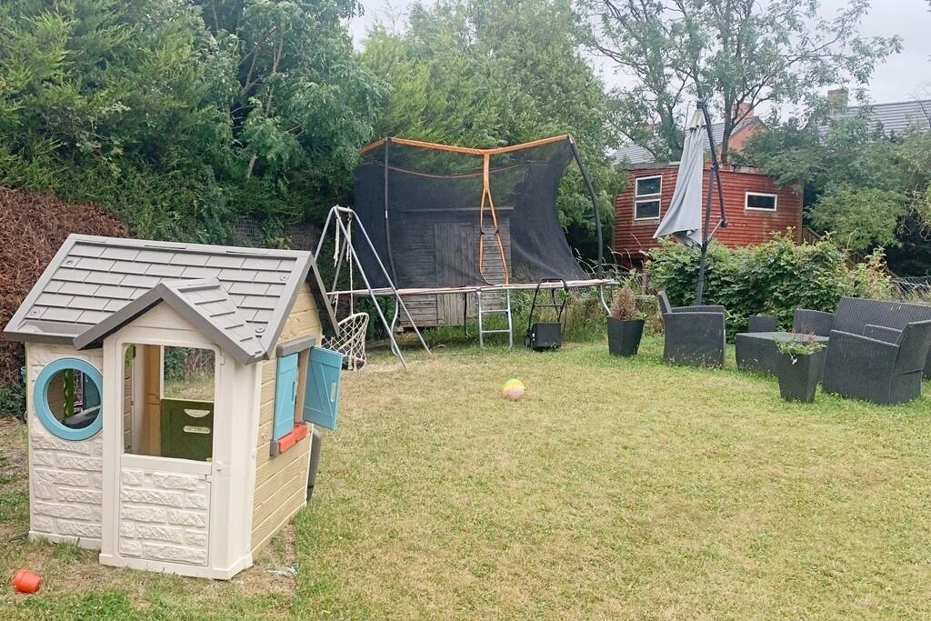 East Street garde...