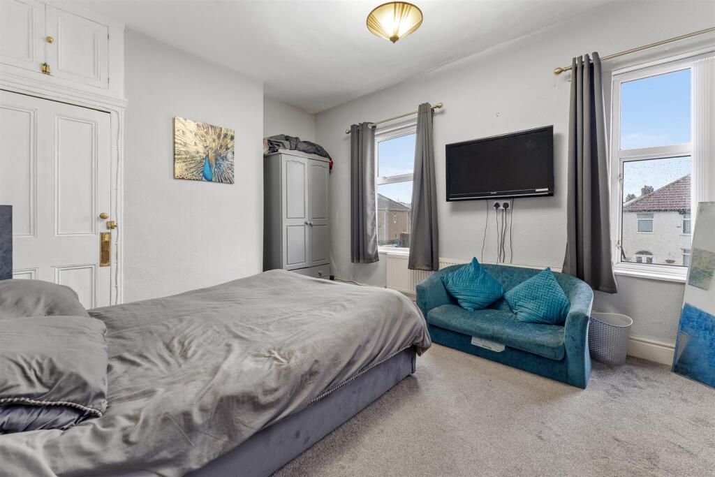 200 Warrington Road bedroom 1.jpg