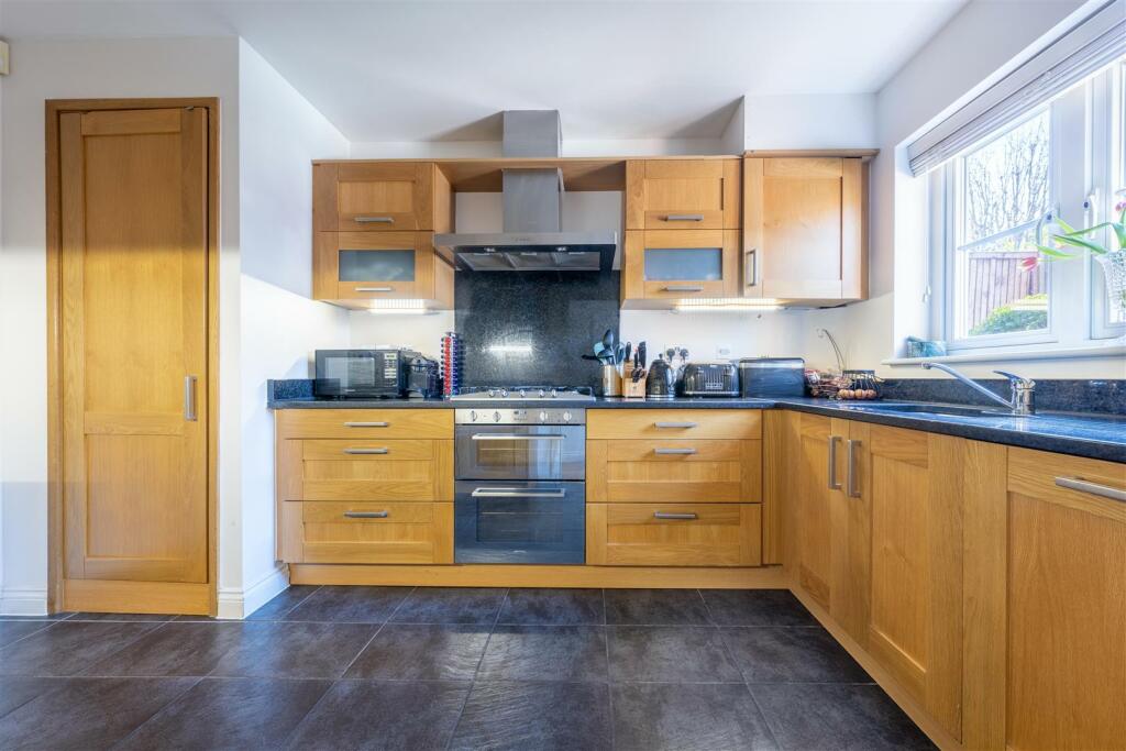 Kitchen Breakfast Room.jpg