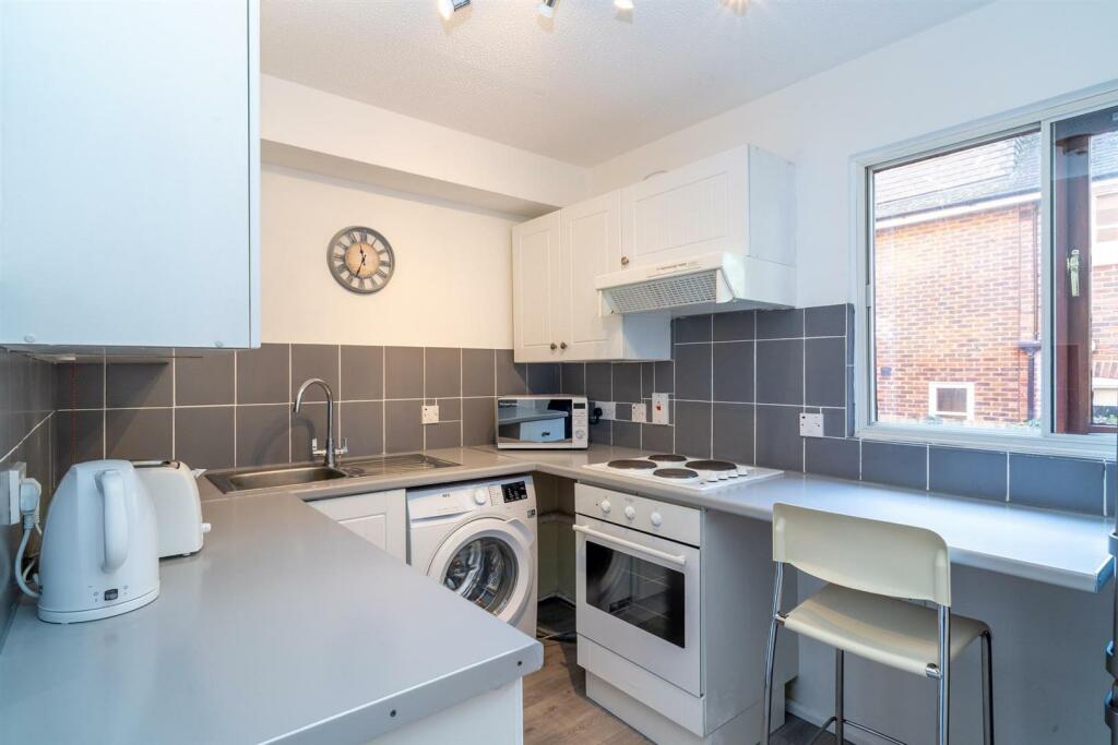 006-6 Beacon House.jpg