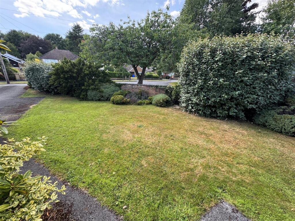 34-36 Elveley Drive c.jpg