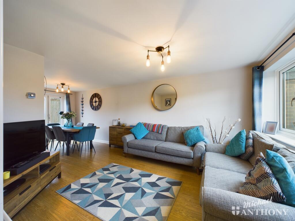 CAM02773G0-PR0247-STILL006