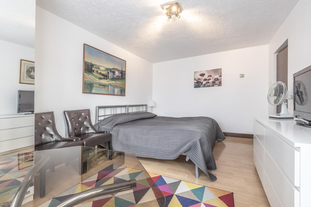 Reception Room/Bedroom