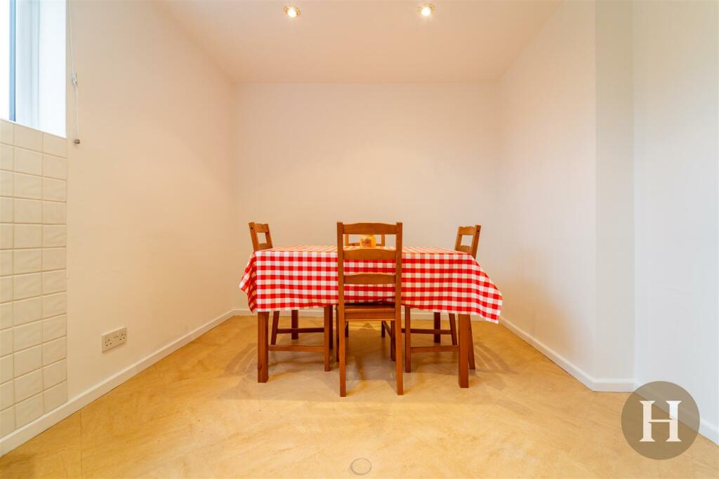 Hadleigh Estate Agents-22.jpg