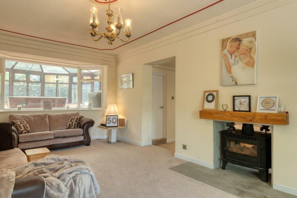 81068_33268119_IMG_06_0000