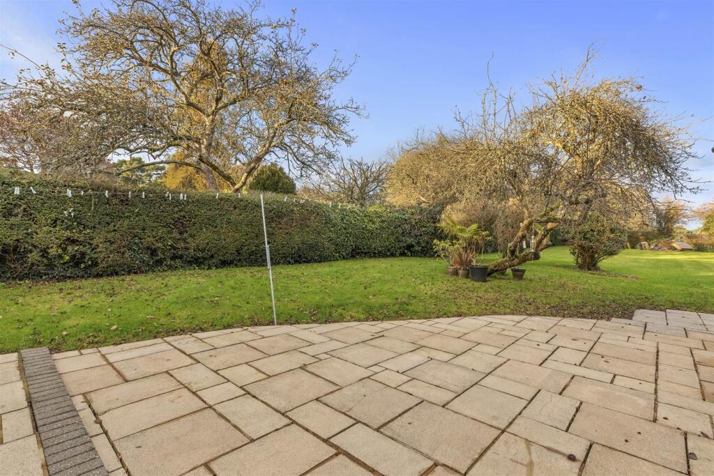 81 Sheepcote Dell Rd, HP15 6TL-22.jpg