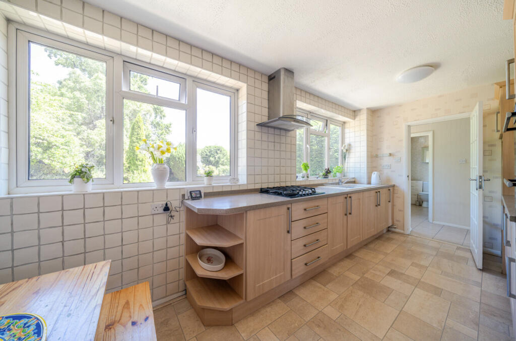 1327408-10-687a2a...