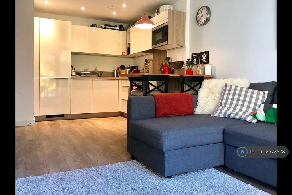 Lounge &amp; Kitchen