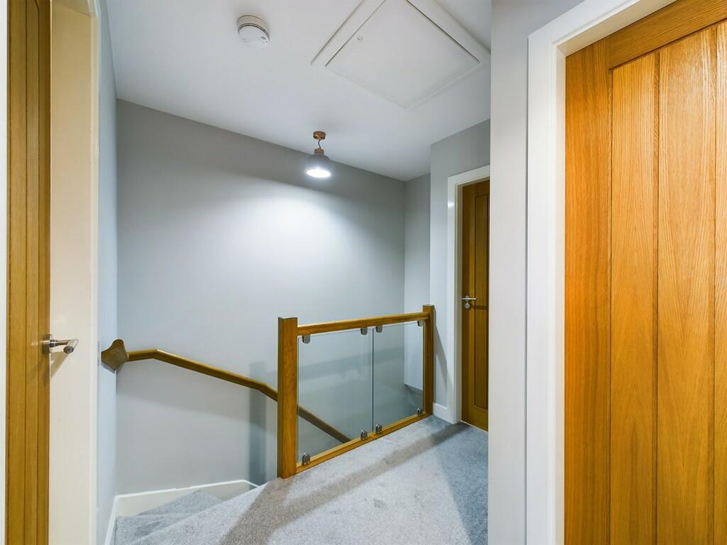 CAM02060G0-PR0201...