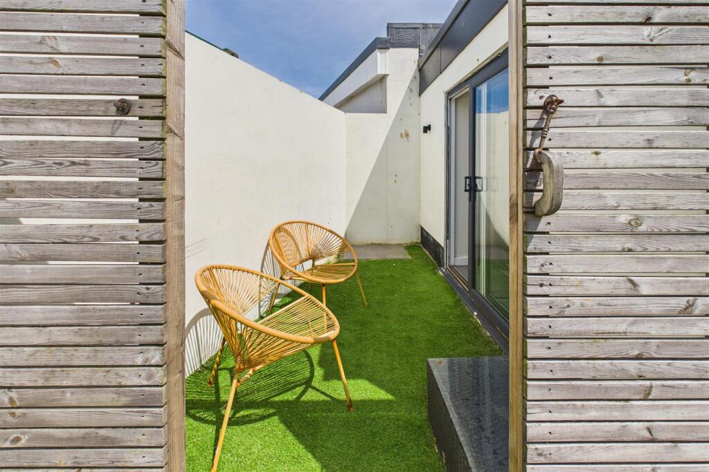 Annexe Courtyard
