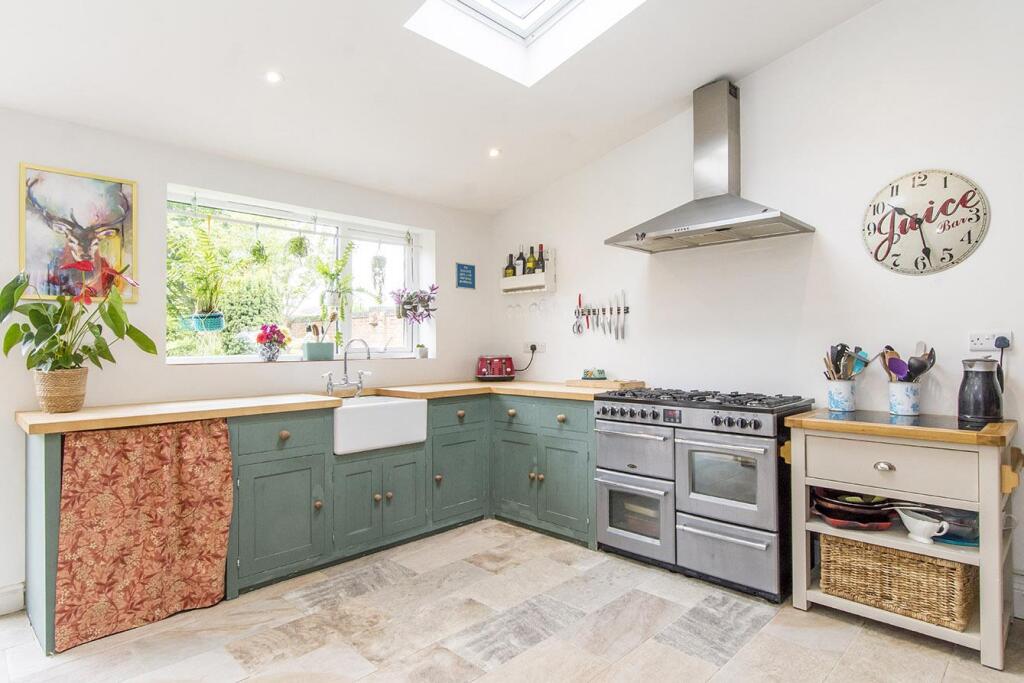 (Kitchen Area Photo)