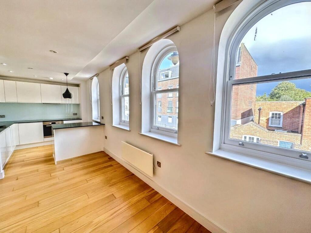 WhatsApp Image 20250912 at 162249_95980228.jpg